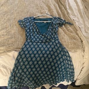 Pattern blue dress